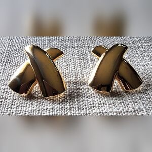 Vintage Classic Anne Klein post earings. 1990's